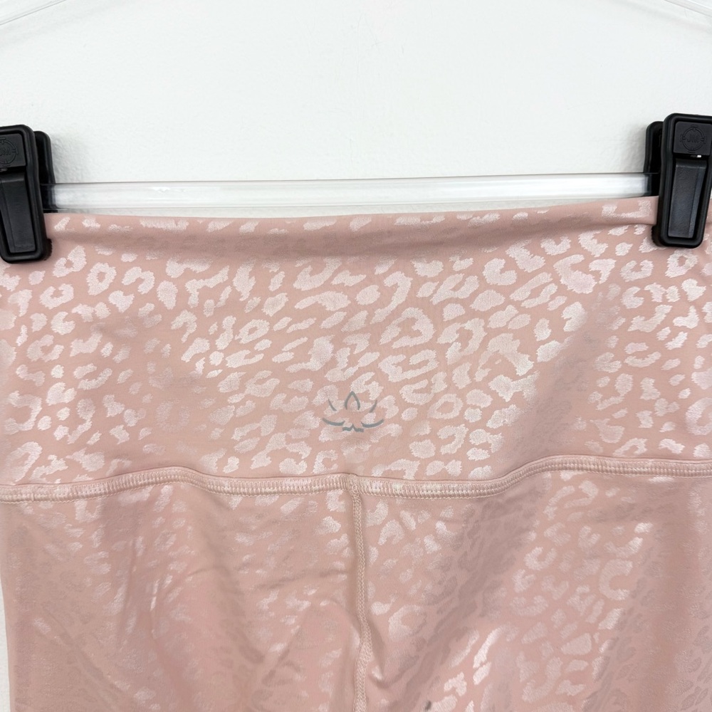 Beyond Yoga Pink Shimmer Leopard-Print High-Waist Leggings medium - Picture 4 of 7
